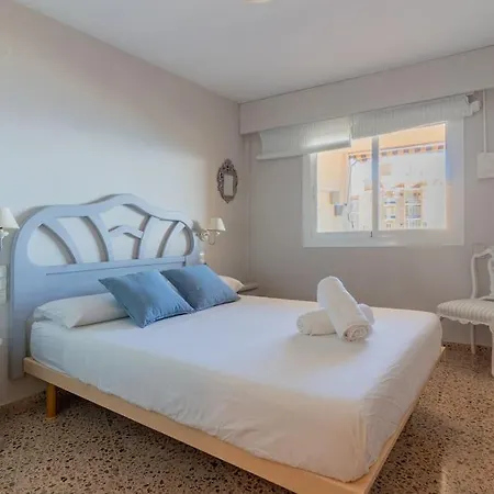 Seaview Getaway: Access, Pool & Tennis Court