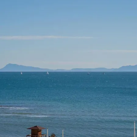 Seaview Getaway: Access, Pool & Tennis Court *