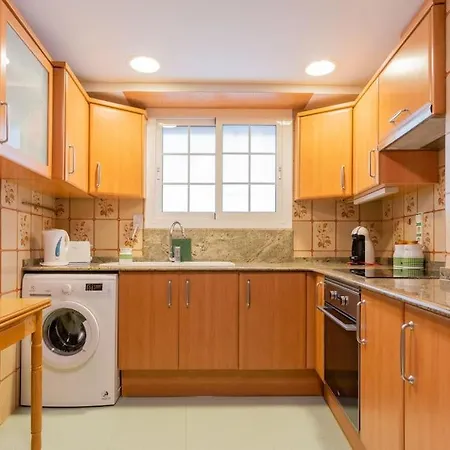 Appartamento Seaview Getaway: Access, Pool & Tennis Court
