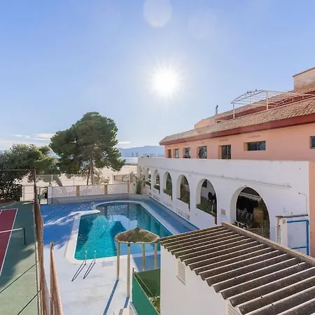 Seaview Getaway: Access, Pool & Tennis Court Faro de Cullera