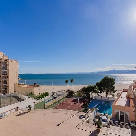 Seaview Getaway: Access, Pool & Tennis Court Faro de Cullera