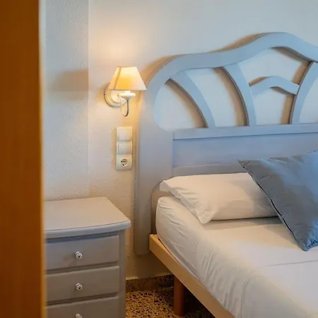 Seaview Getaway: Access, Pool & Tennis Court Apartment Faro de Cullera